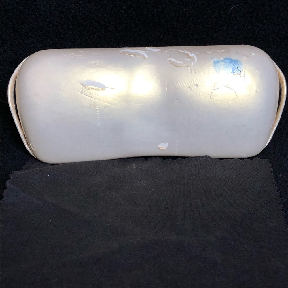 Authentic CHANEL Quilted Arm Gradient Sunglasses - Picture 4 of 8